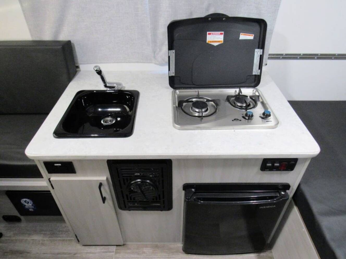 A photo of this 2025 Aliner Ranger 10 Dual Bed