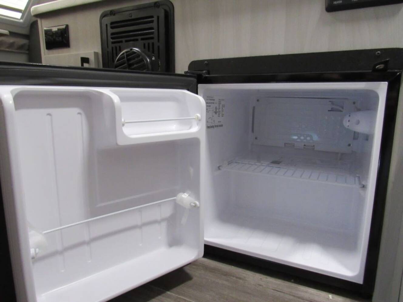A photo of this 2025 Aliner Ranger 10 Dual Bed