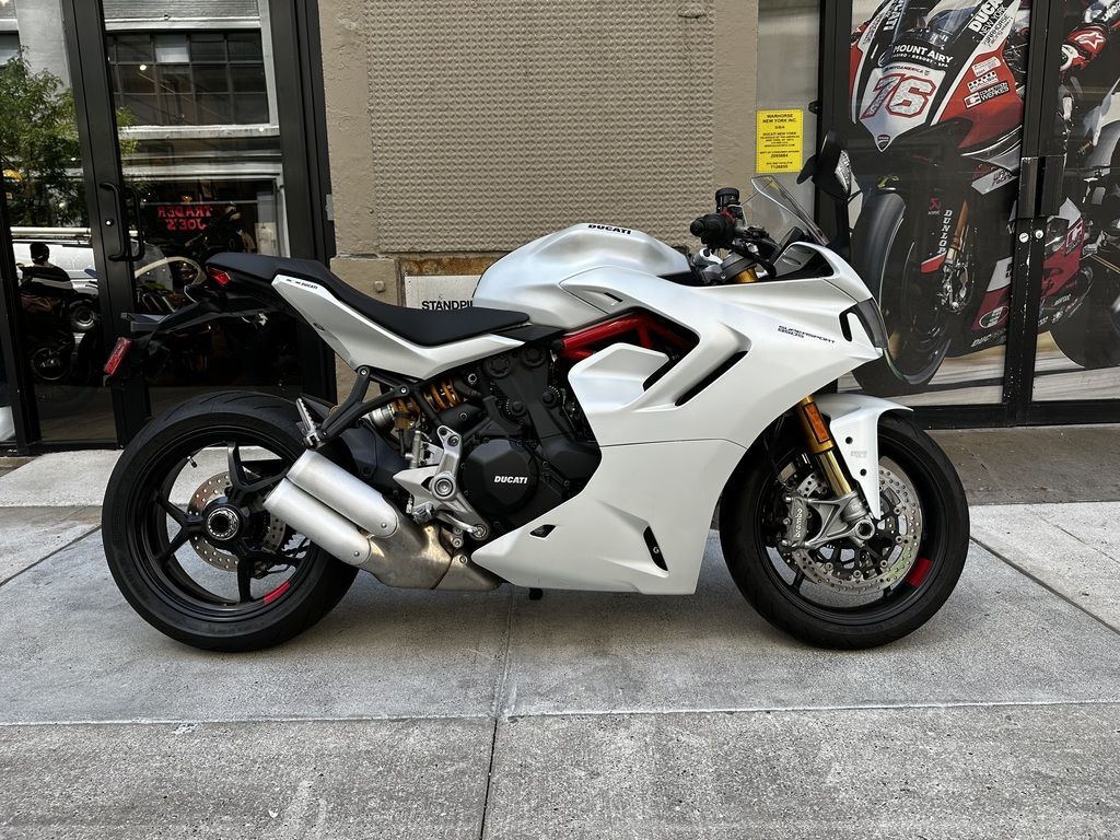 2022 Ducati SuperSport 950 S White Silk fairing 950 S in New York, NY