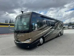 2013 Tiffin Phaeton 40QBH Freightliner XCR Chassis