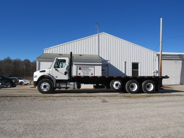 2023 FREIGHTLINER BUSINESS CLASS M2 106 in Grabill, IN