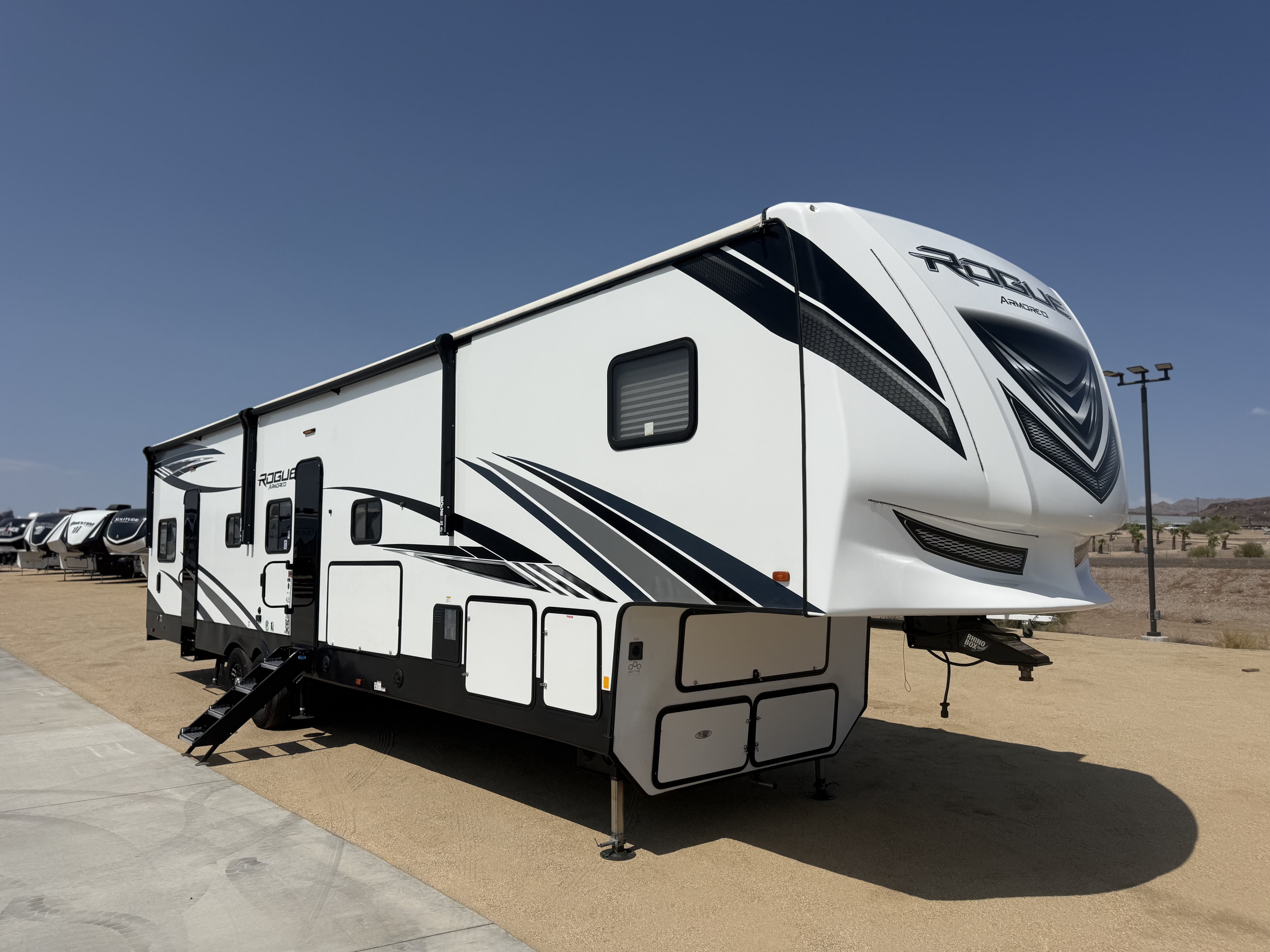 2022 Forest River VENGEANCE ROGUE ARMORED 4007-G2 in lake havasu city AZ