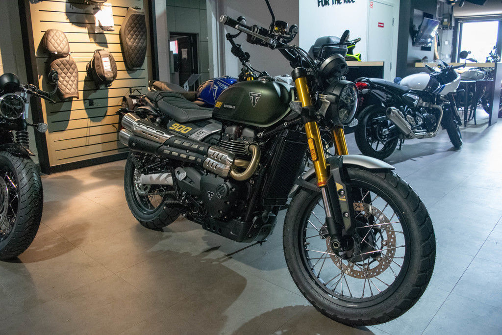 2026 Triumph Scrambler 900 Matt khaki green BASE in Hobe Sound, FL