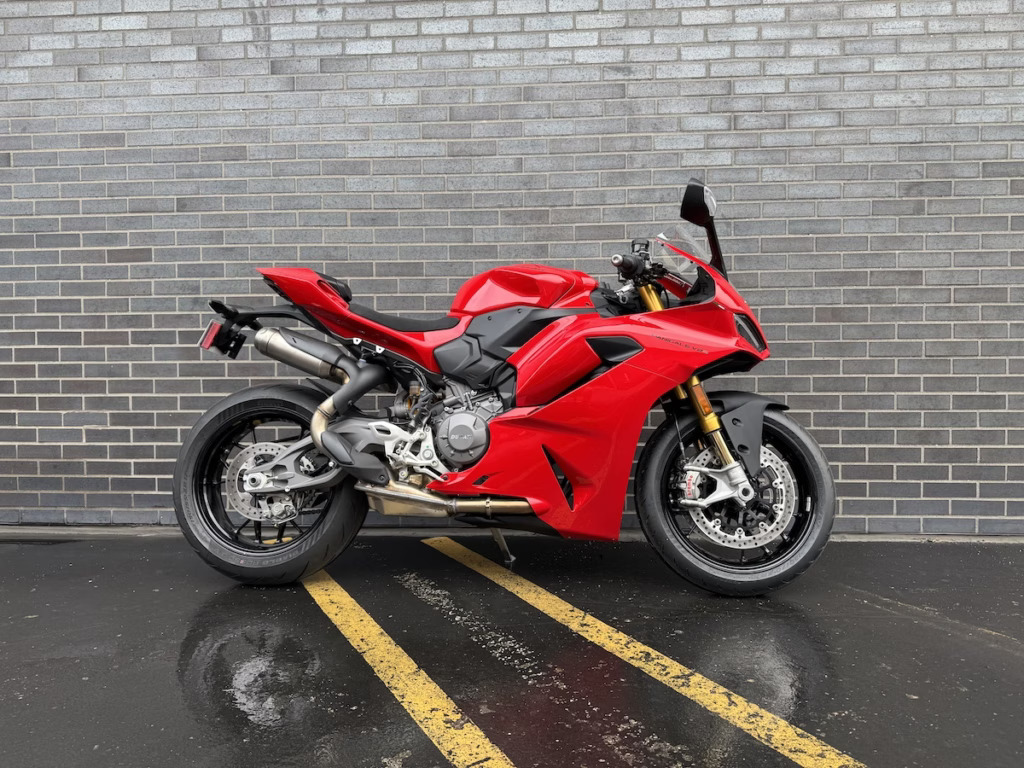 2026 Ducati PANIGALE V2
