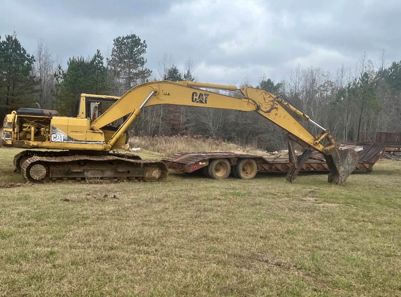 1998 Caterpillar 320L in Belleville, MI