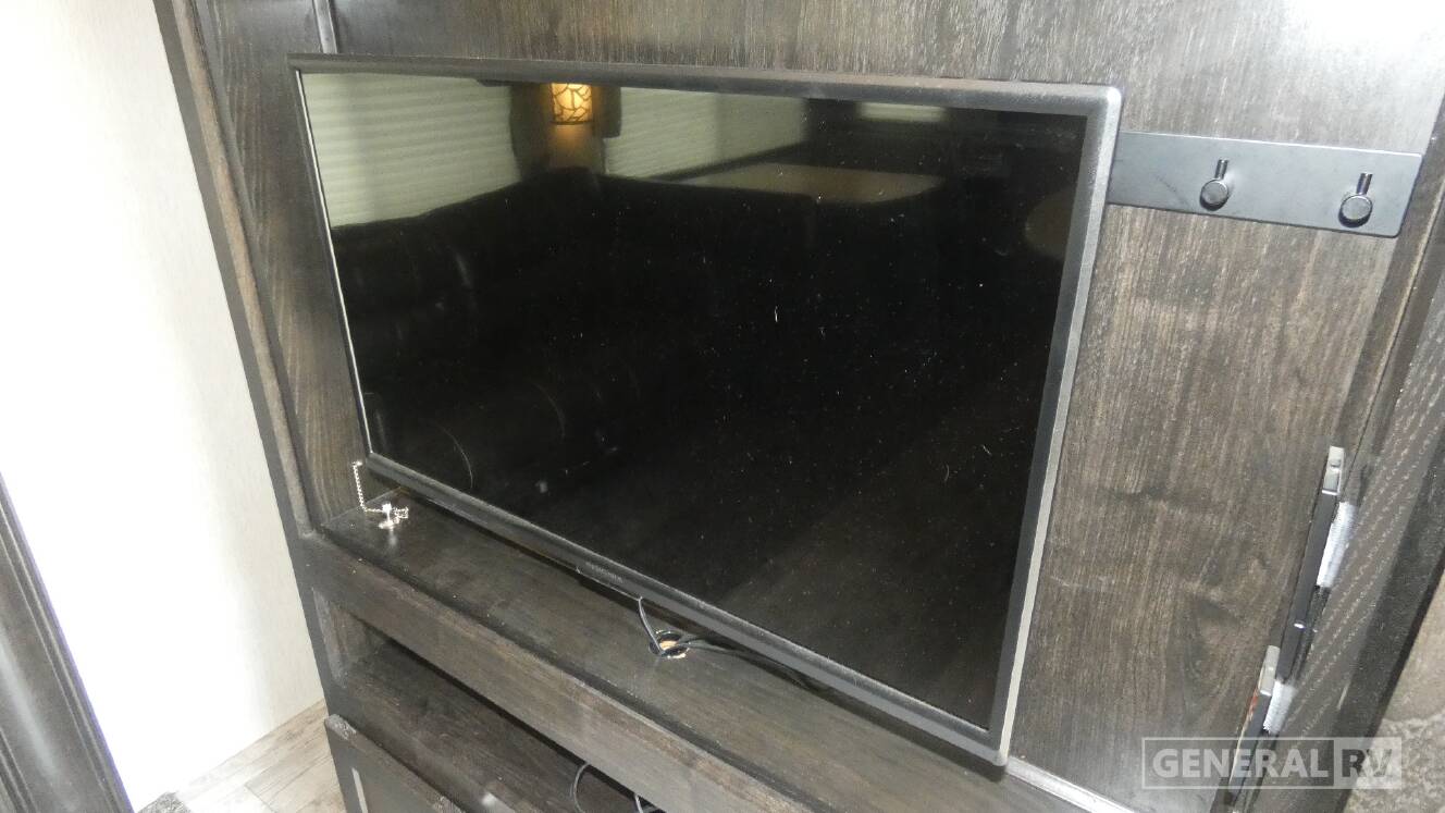 A photo of this 2019 Heartland North Trail Ultra Lite 27RBDS