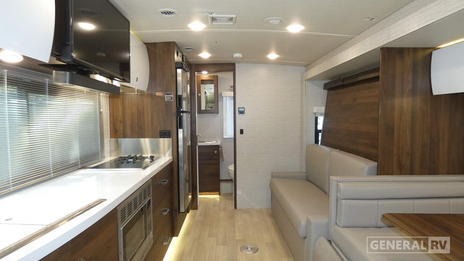 2022 Winnebago VIEW 24D in dover FL
