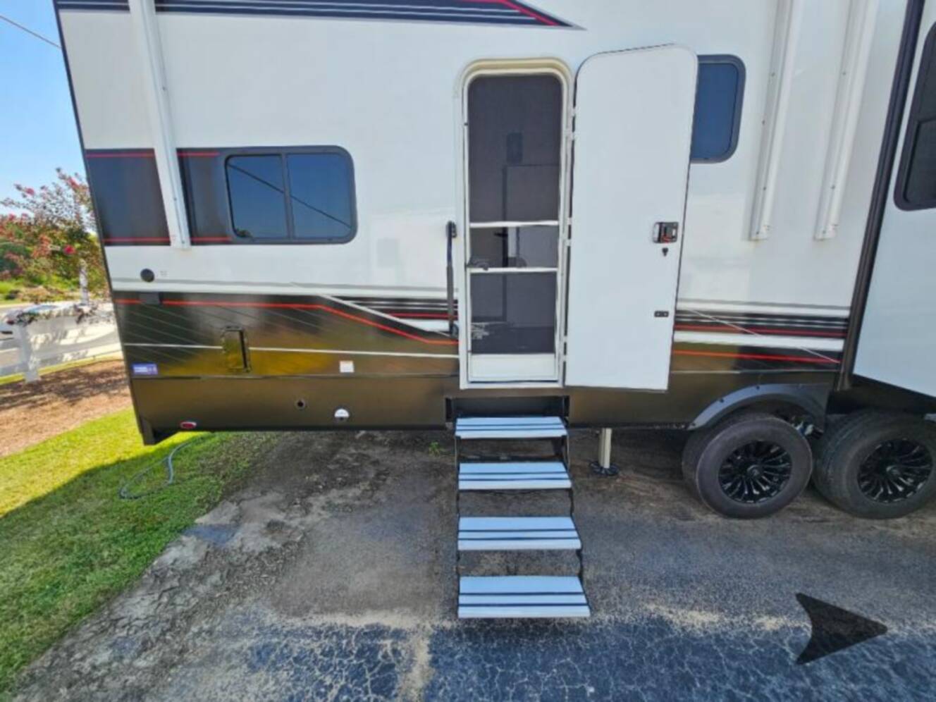 A photo of this 2026 Jayco Seismic 395