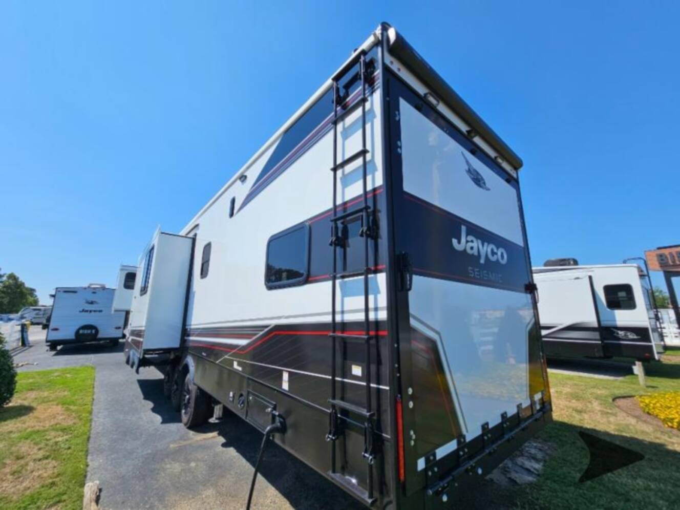A photo of this 2026 Jayco Seismic 395