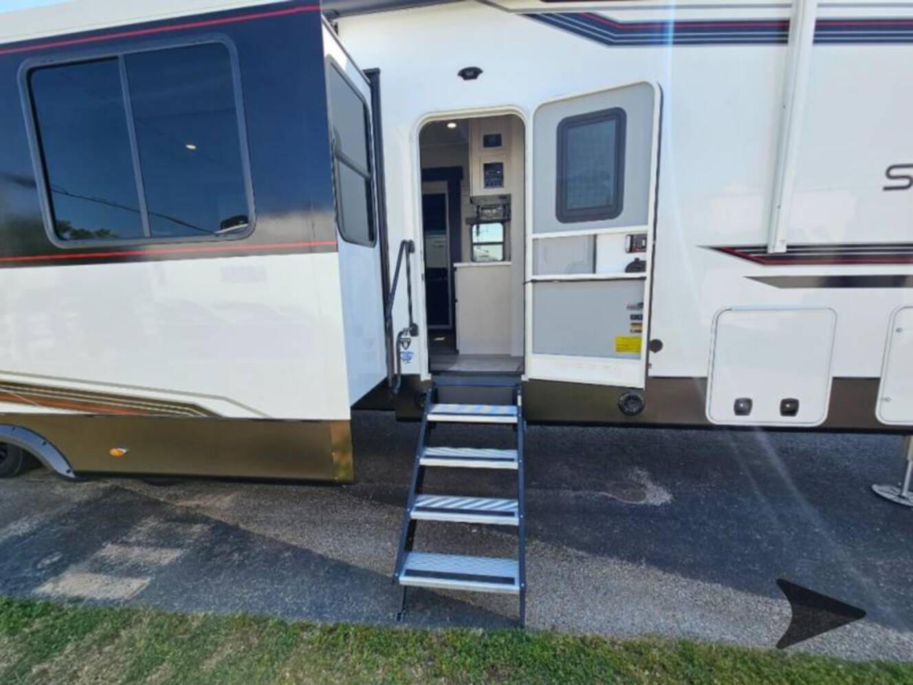A photo of this 2026 Jayco Seismic 395