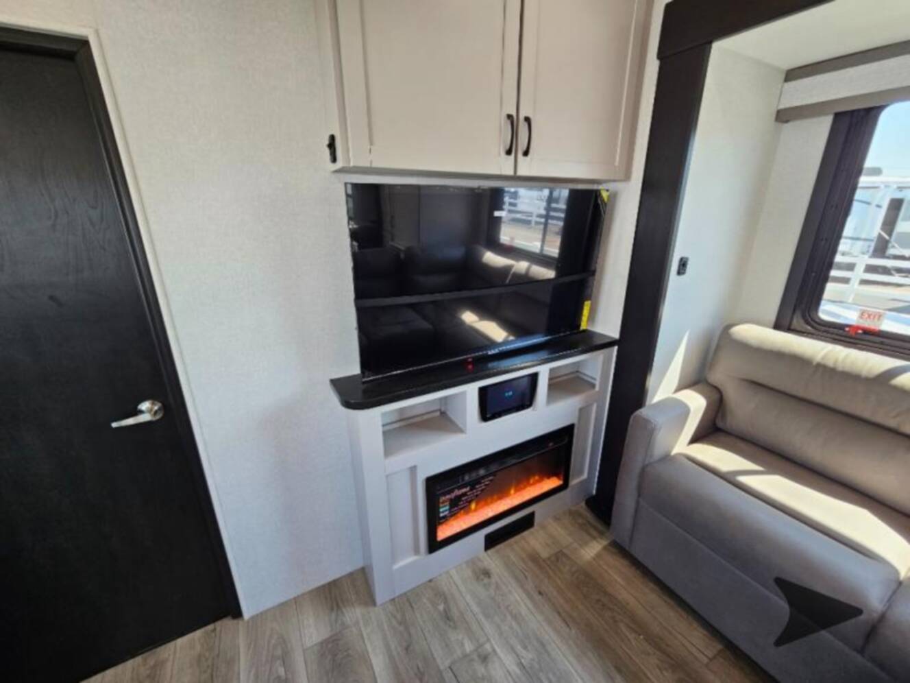 A photo of this 2026 Jayco Seismic 395