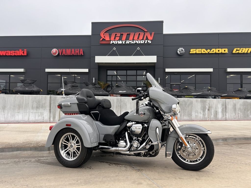 2024 Harley-Davidson® FLHTCUTG - Tri Glide® Ultra ULTRA CLASSIC in Broken Arrow, OK