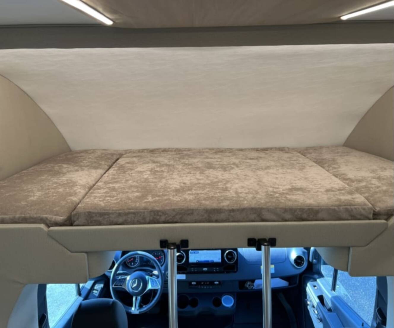 A photo of this 2027 Tiffin WAYFARER 25XLW