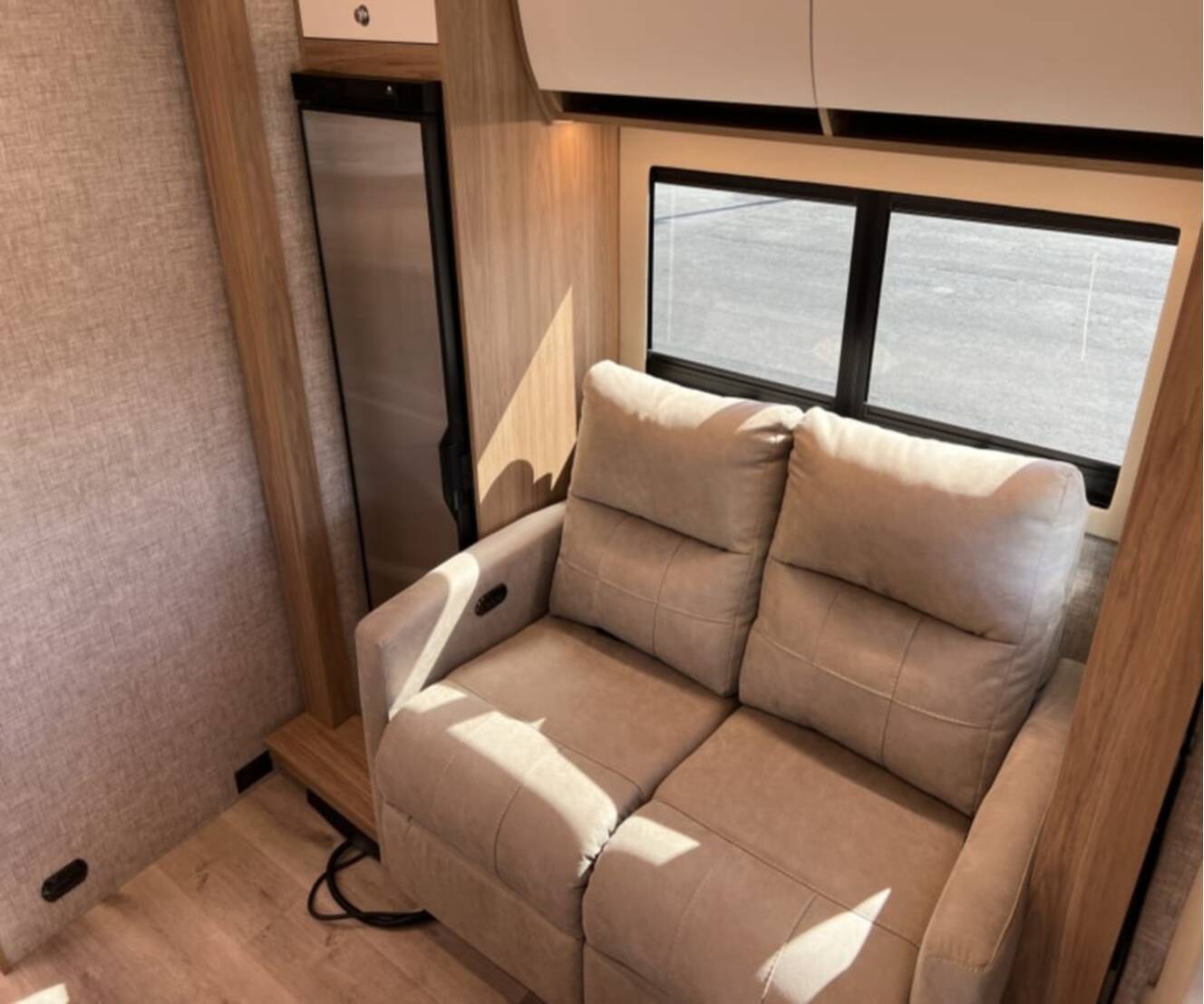 A photo of this 2027 Tiffin WAYFARER 25XLW