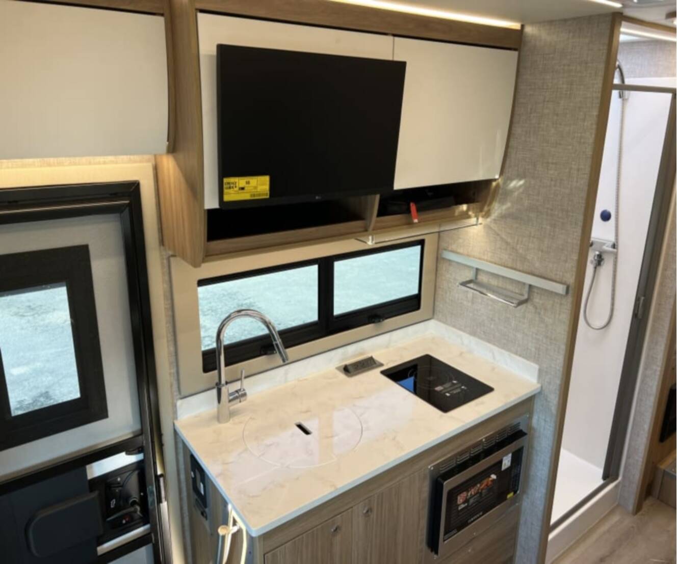 A photo of this 2027 Tiffin WAYFARER 25XLW