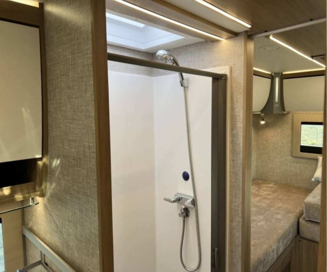 A photo of this 2027 Tiffin WAYFARER 25XLW