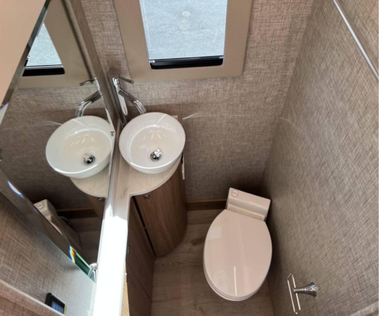 A photo of this 2027 Tiffin WAYFARER 25XLW