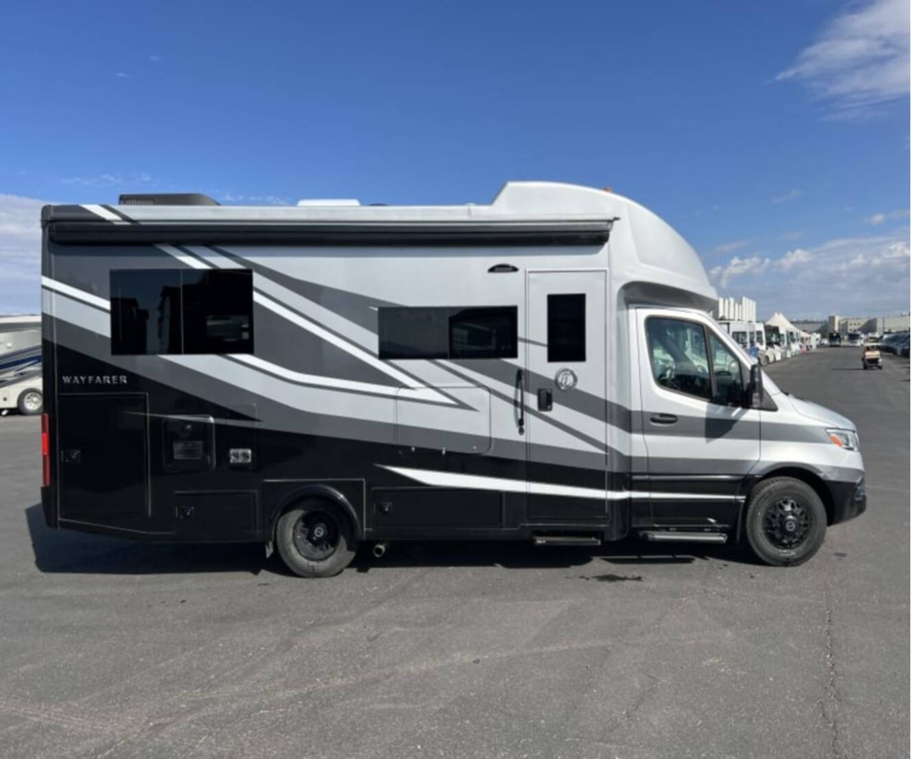 A photo of this 2027 Tiffin WAYFARER 25XLW