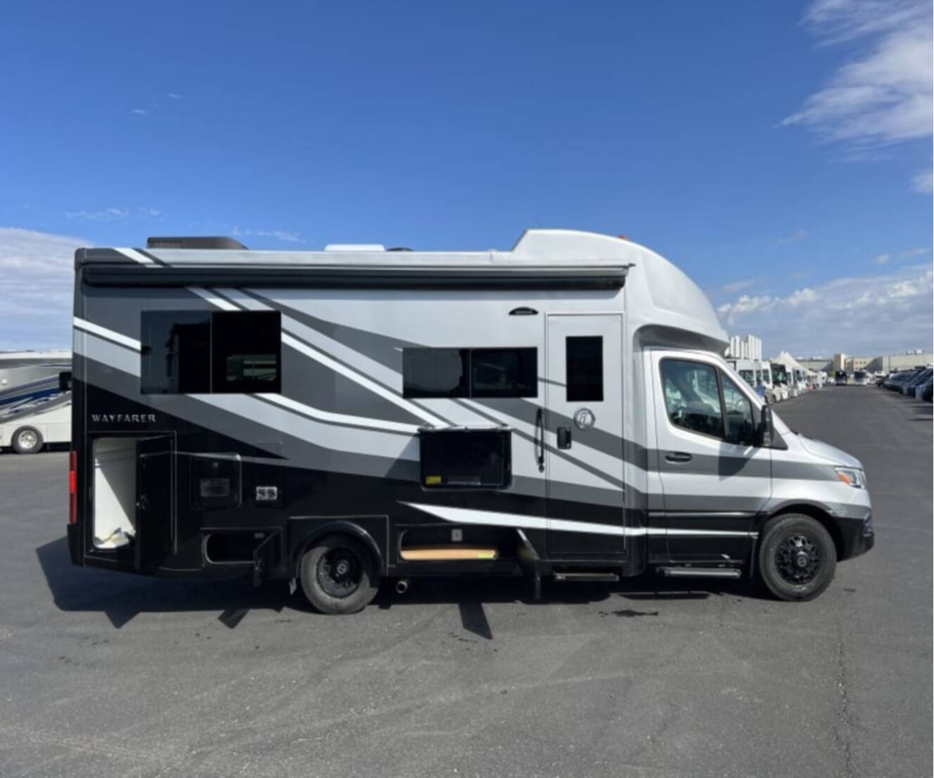 A photo of this 2027 Tiffin WAYFARER 25XLW