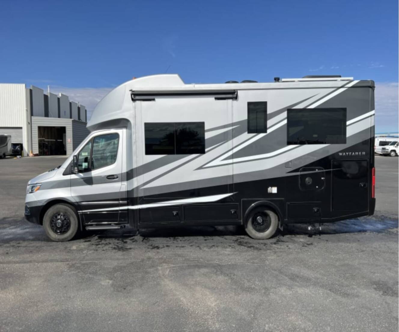 A photo of this 2027 Tiffin WAYFARER 25XLW