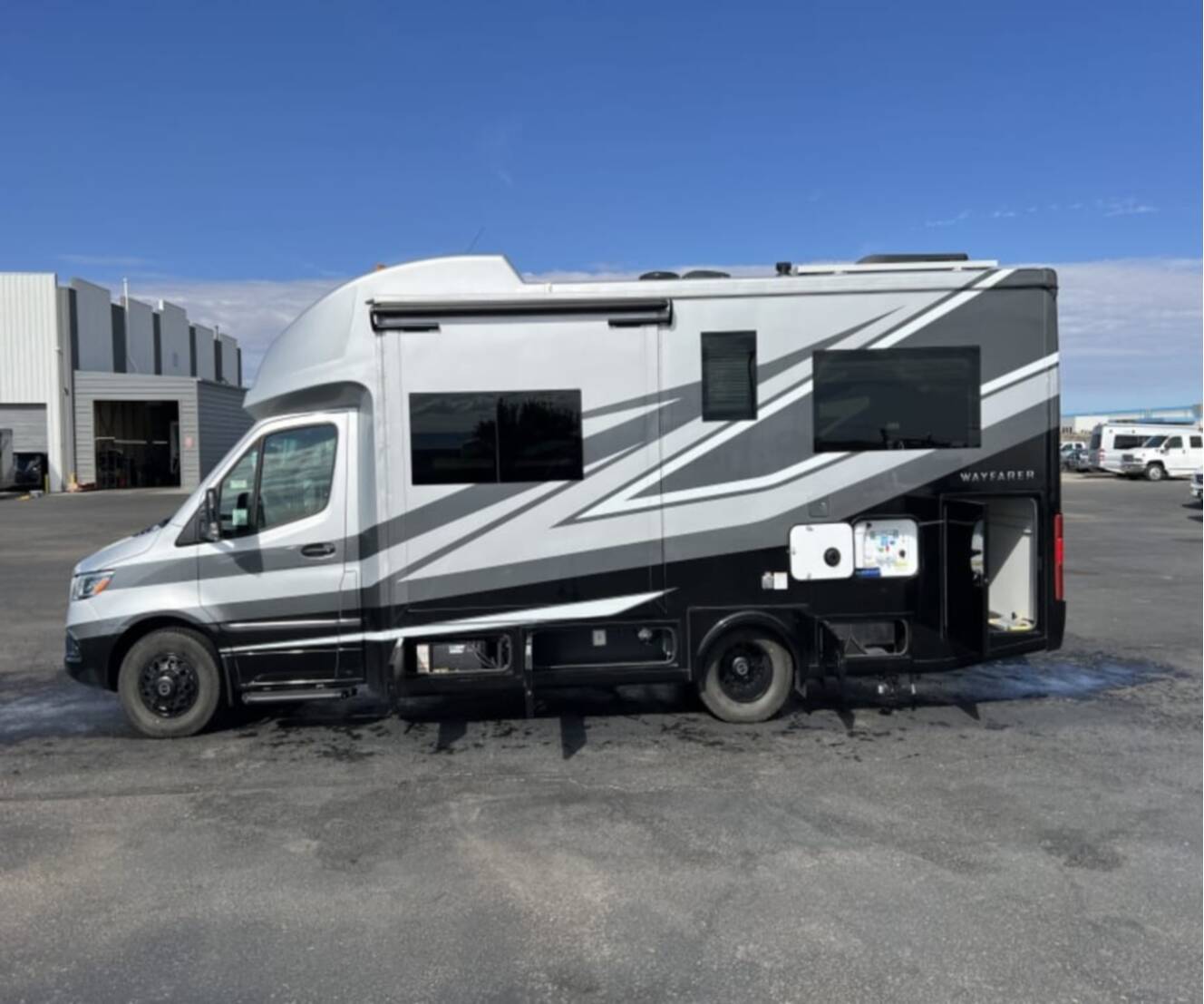 A photo of this 2027 Tiffin WAYFARER 25XLW