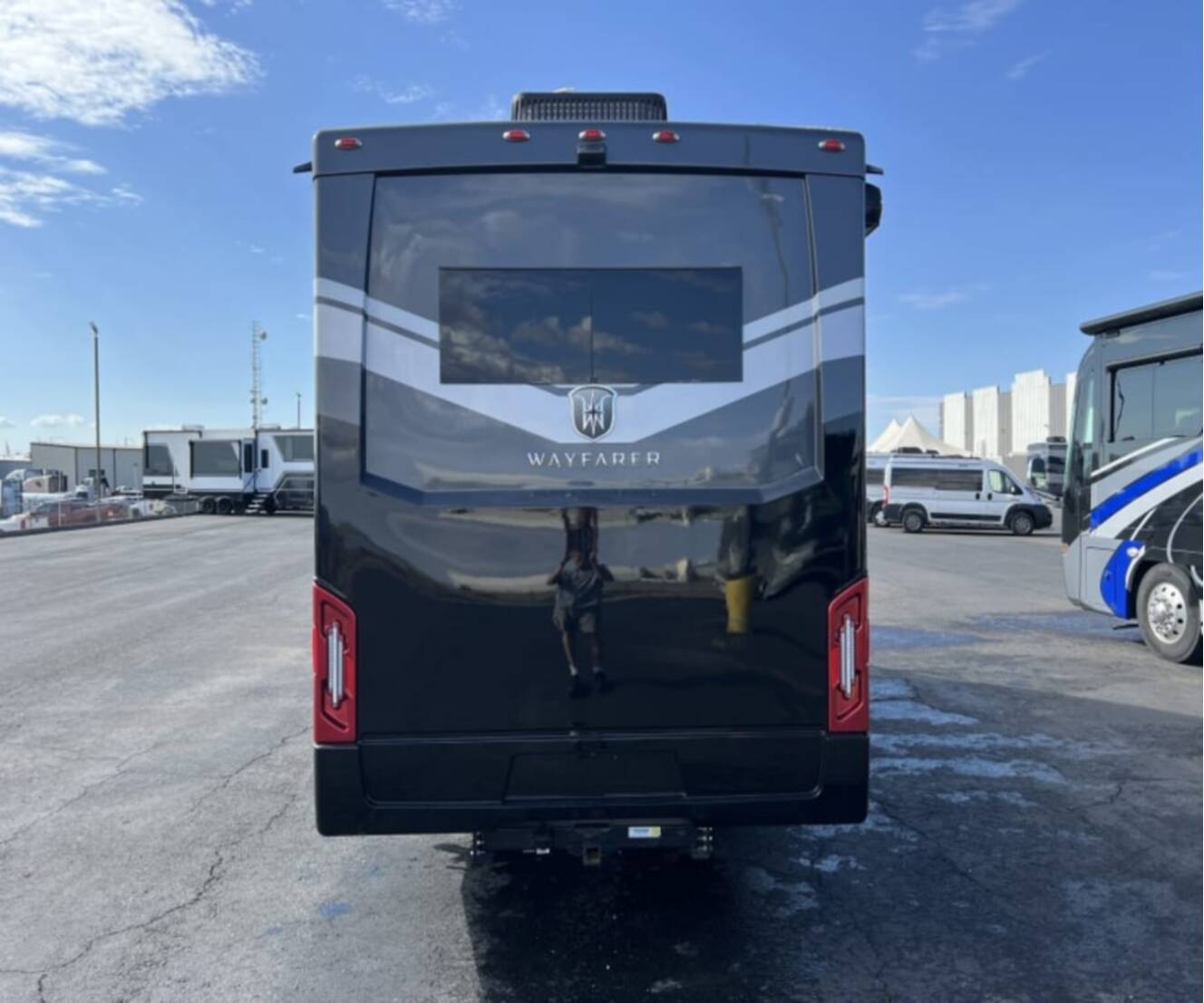 A photo of this 2027 Tiffin WAYFARER 25XLW