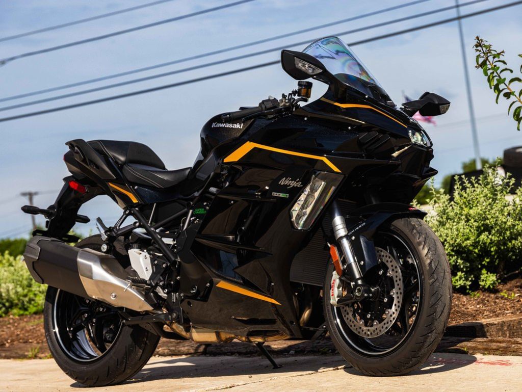 2026 Kawasaki Ninja H2® SX SE ABS SE+ in New Braunfels, TX