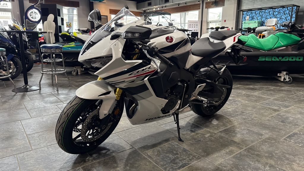 2027 Honda® CBR10RAV BASE in Selma, TX