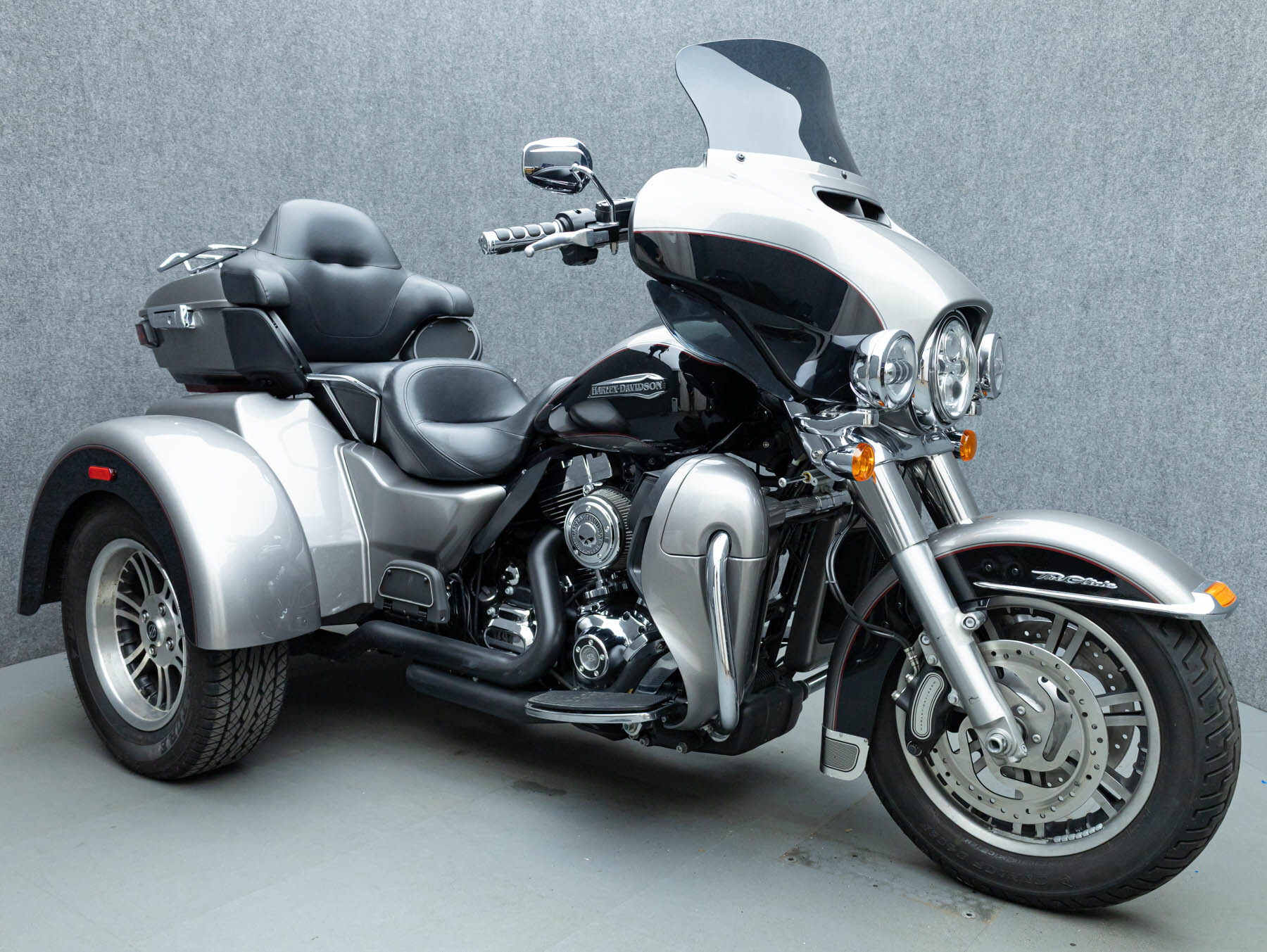 2016 Harley Davidson FLHTCUTG TRIGLIDE ULTRA CLASSIC TRIKE ULTRA CLASSIC in Pembroke, NH