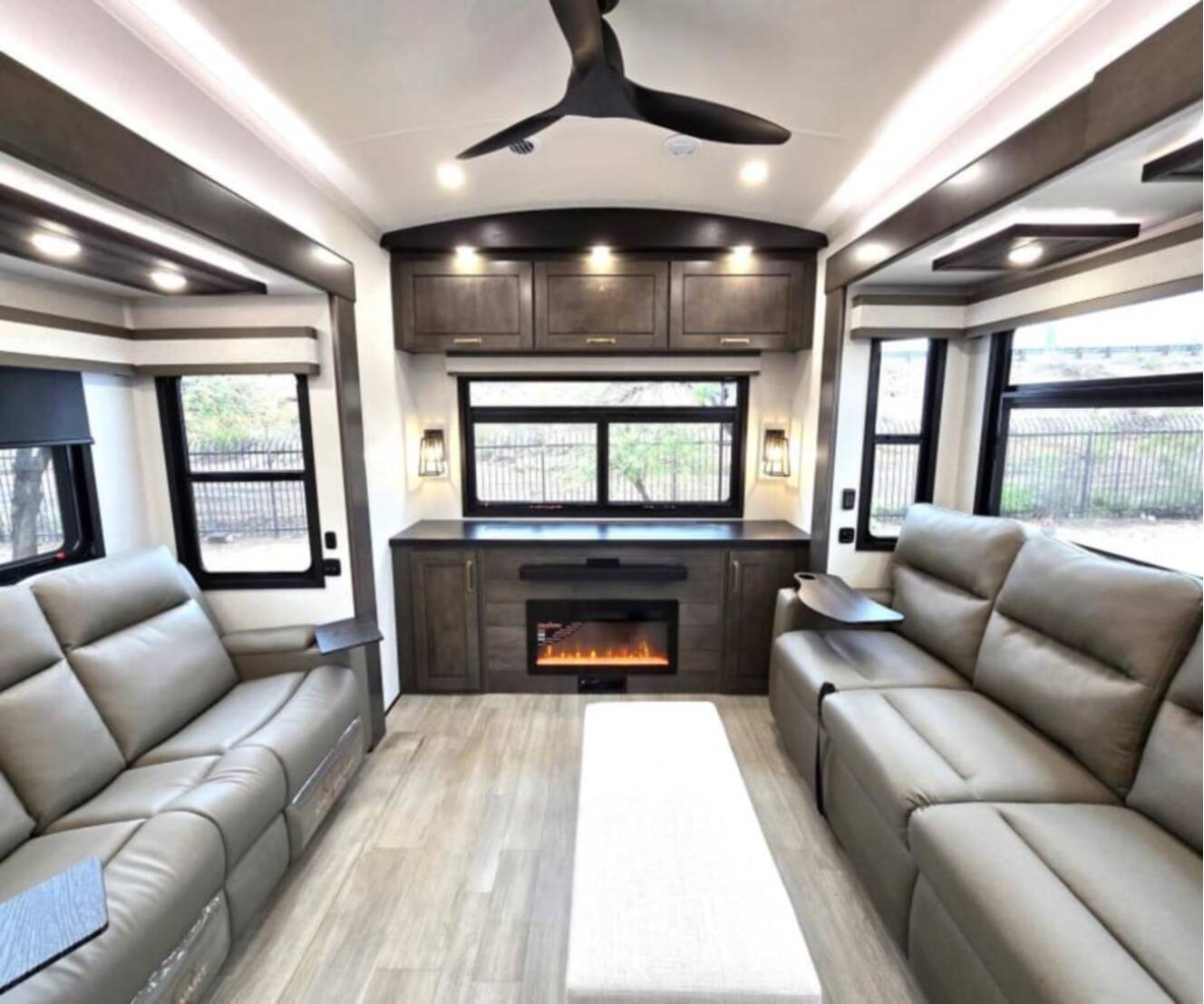 A photo of this 2026 Heartland BIGHORN 38RE