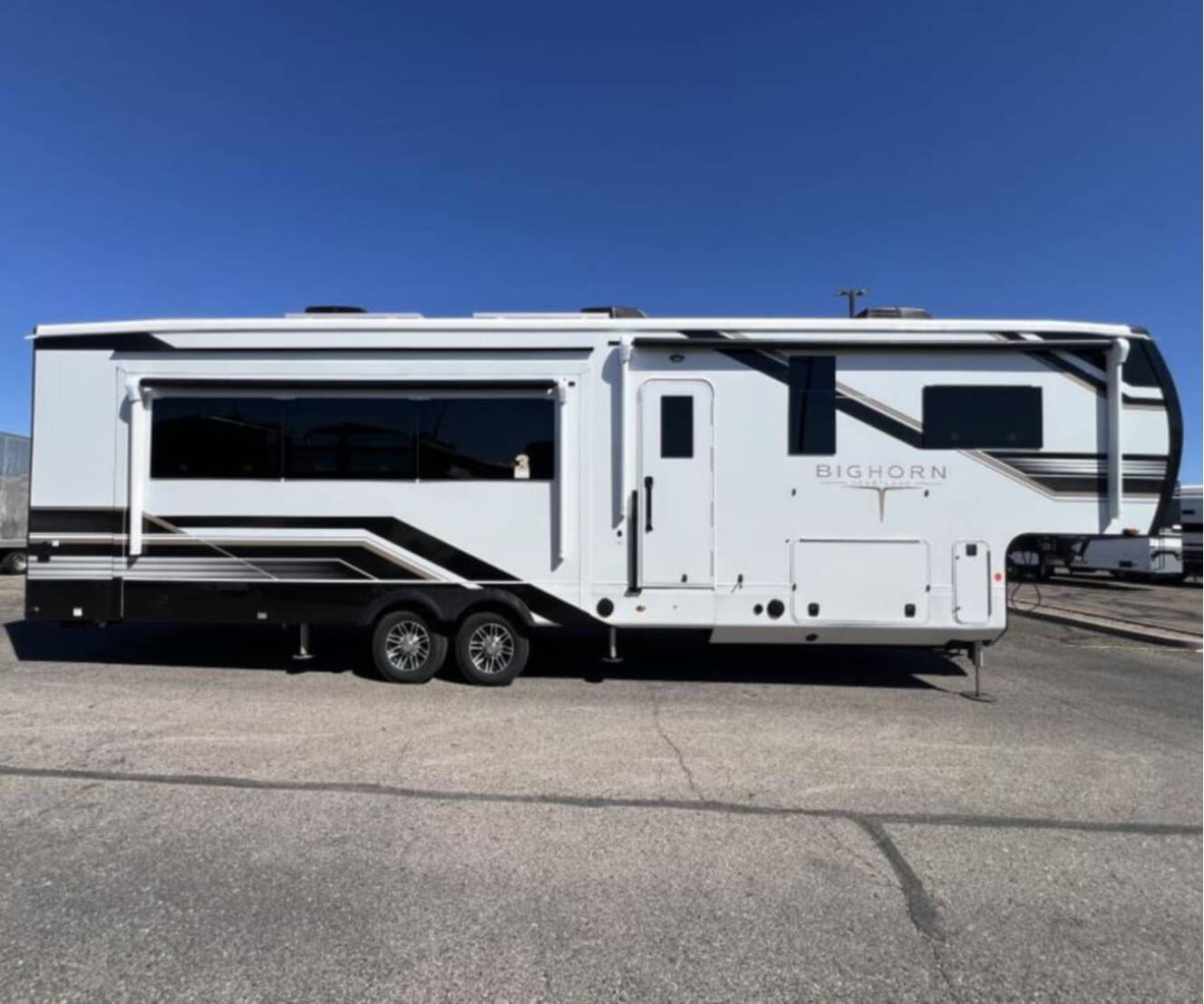 A photo of this 2026 Heartland BIGHORN 38RE