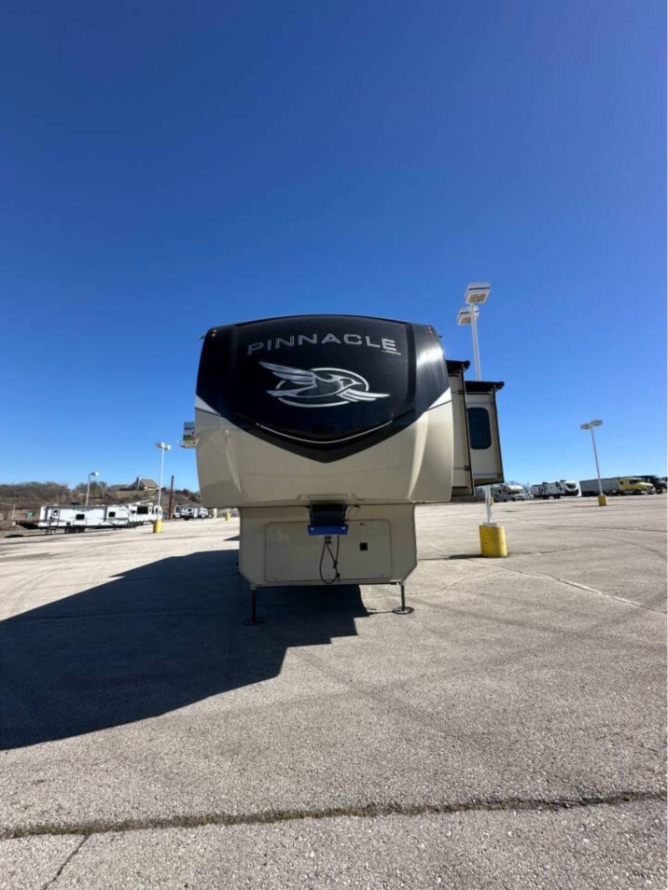 A photo of this 2022 Jayco Pinnacle 36SSWS