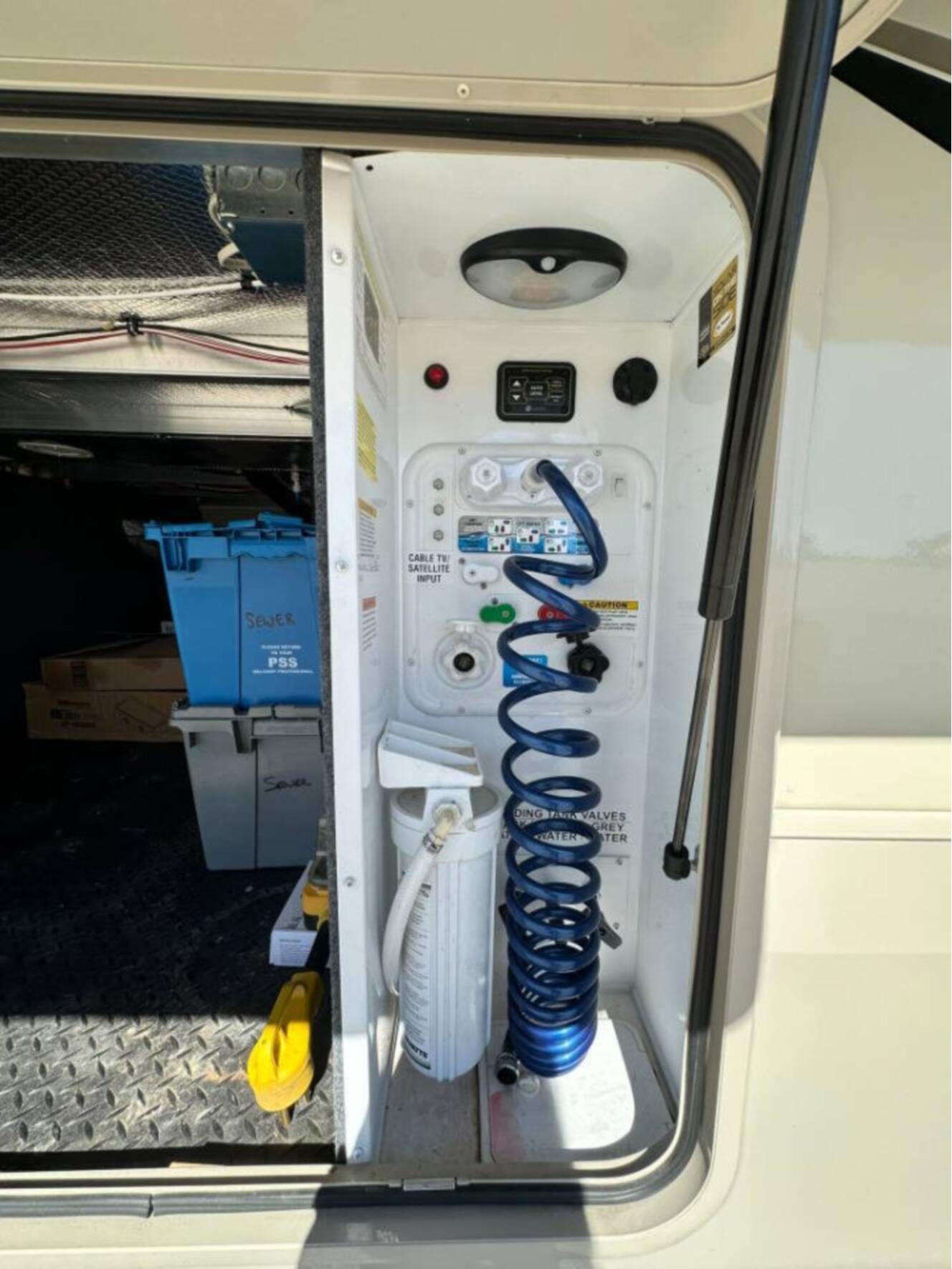 A photo of this 2022 Jayco Pinnacle 36SSWS
