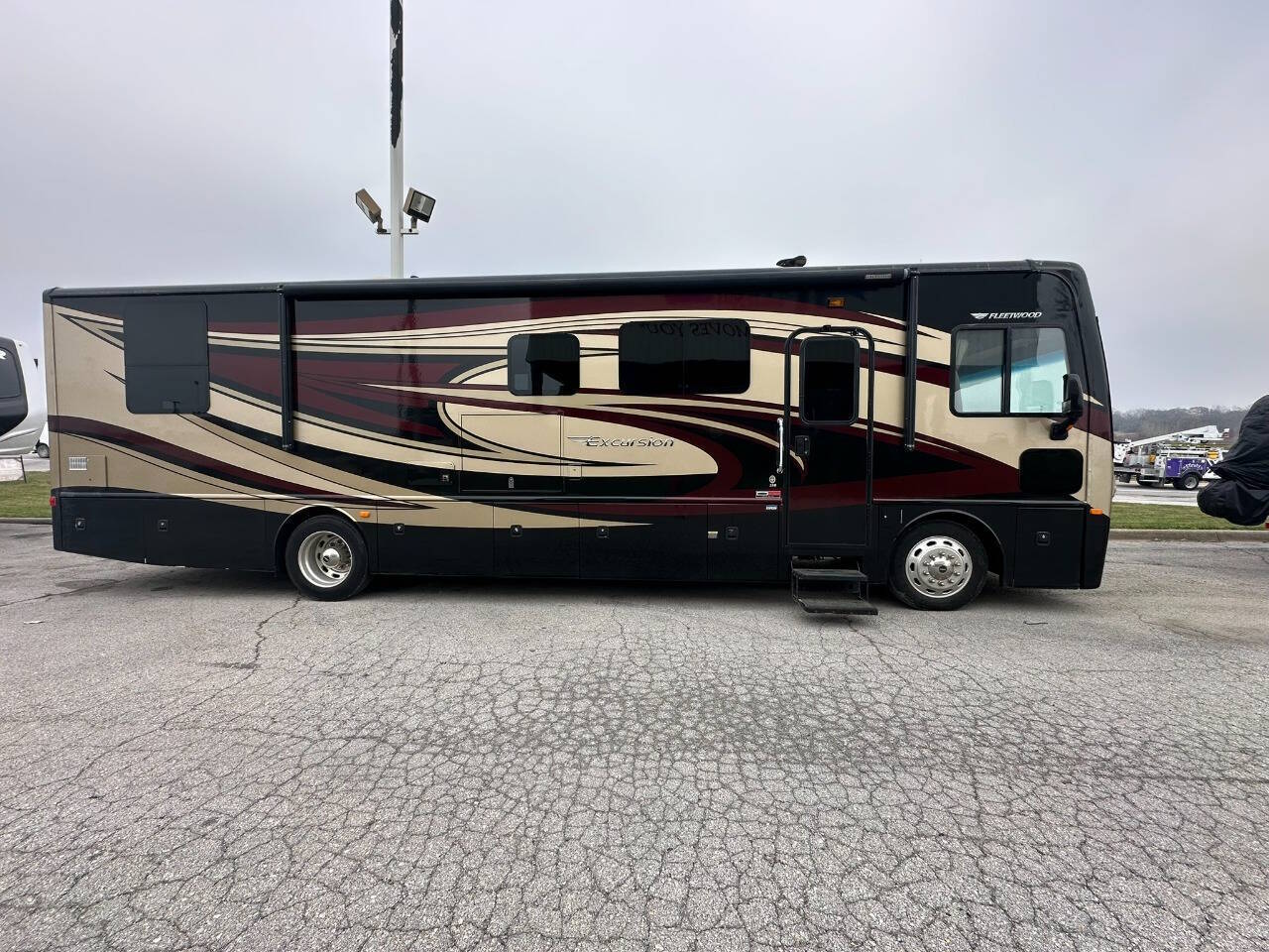 2015 Fleetwood Rv Excursion 35B in odessa MO