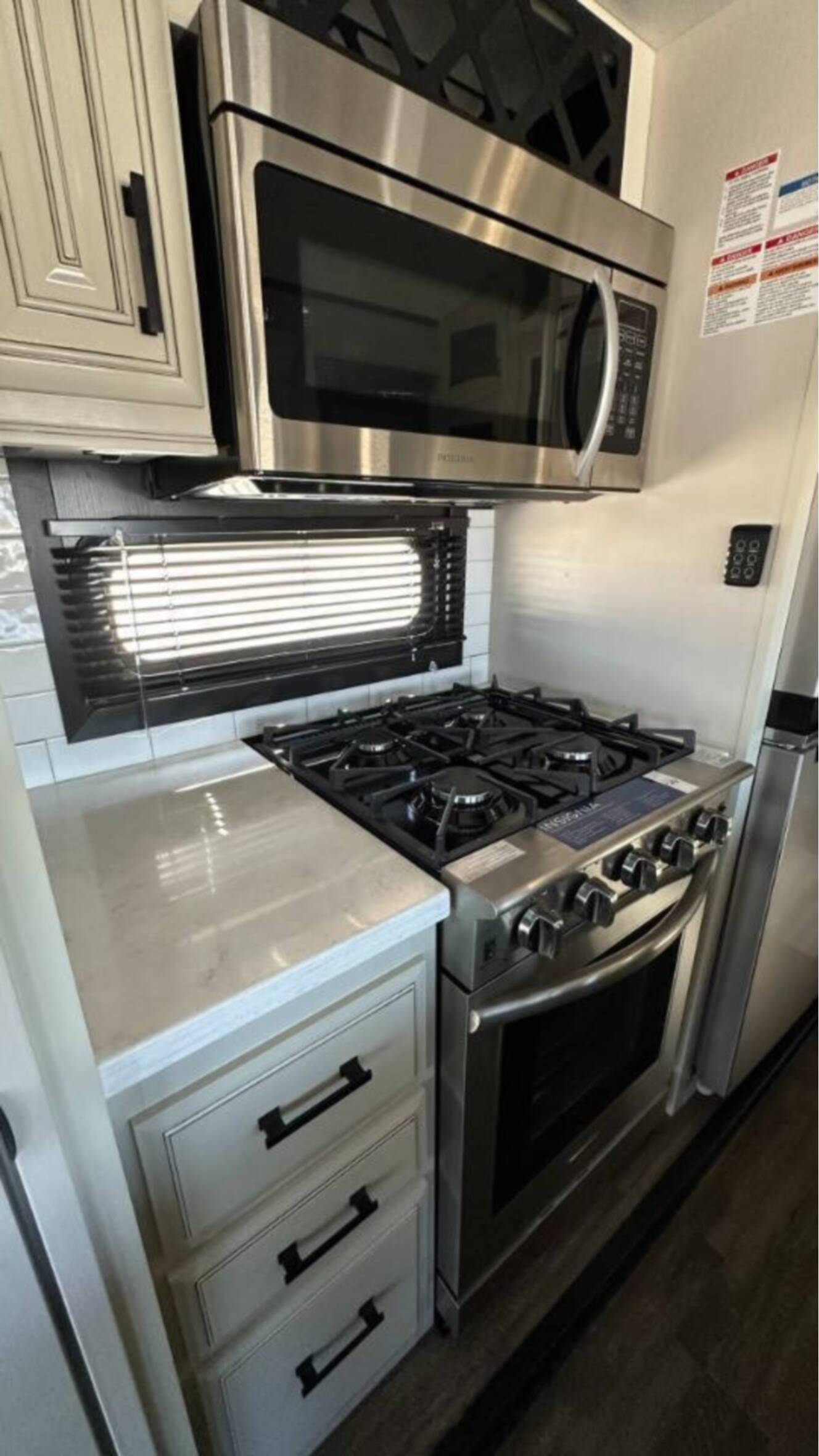A photo of this 2022 Jayco Pinnacle 36SSWS