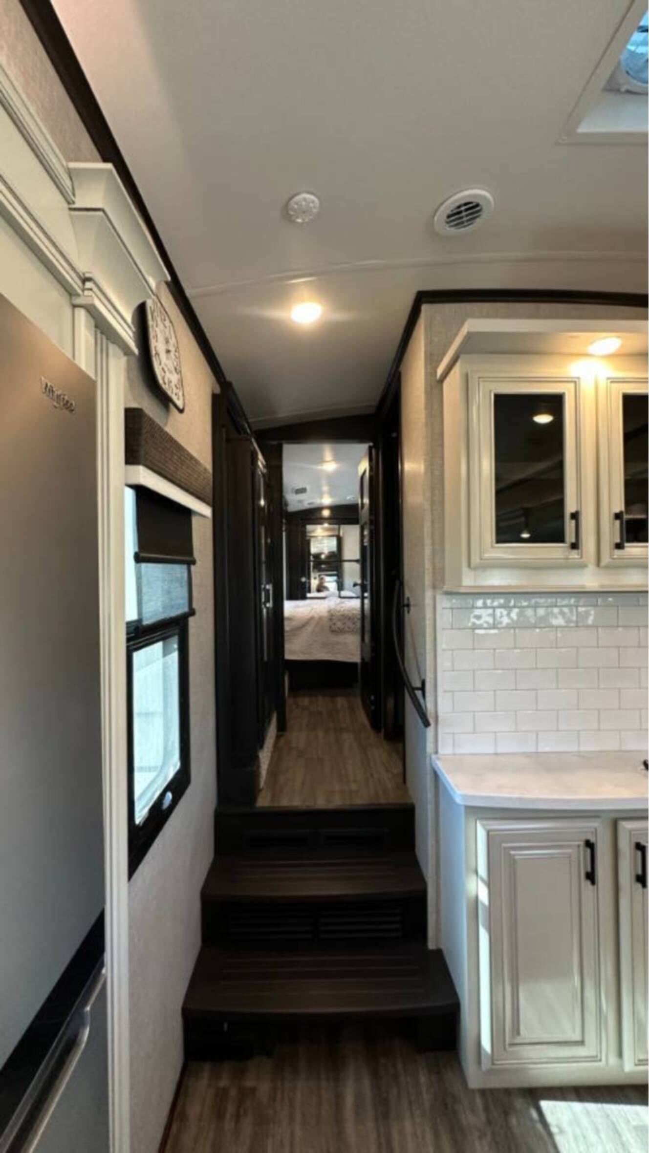 A photo of this 2022 Jayco Pinnacle 36SSWS