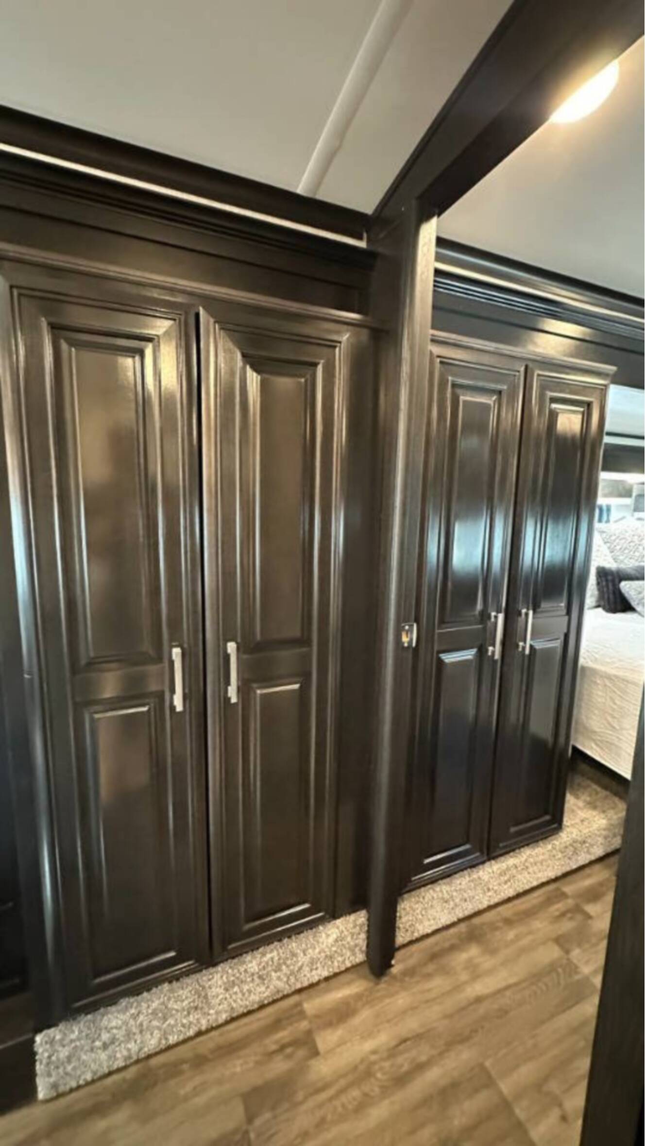 A photo of this 2022 Jayco Pinnacle 36SSWS