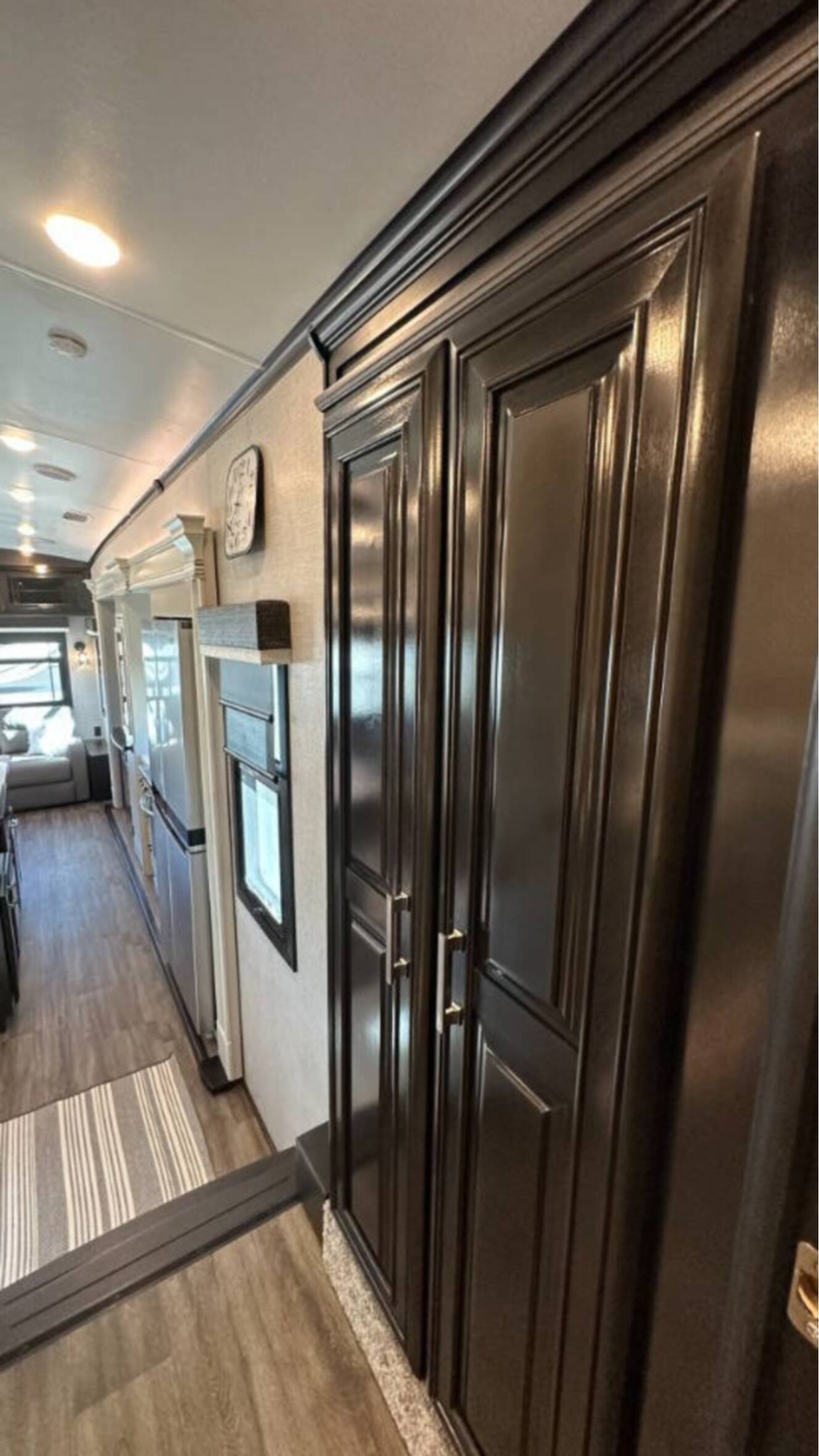 A photo of this 2022 Jayco Pinnacle 36SSWS