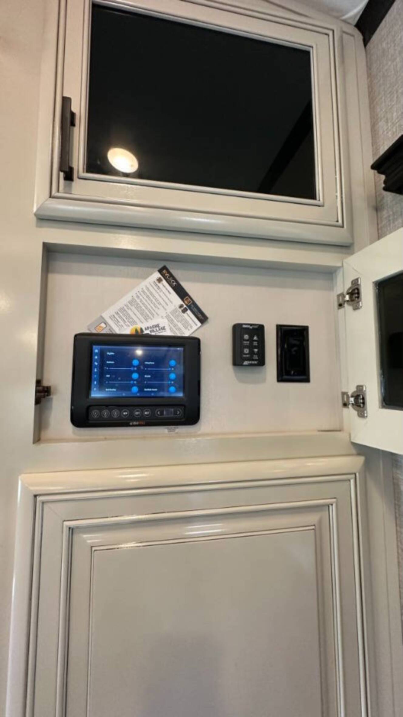 A photo of this 2022 Jayco Pinnacle 36SSWS