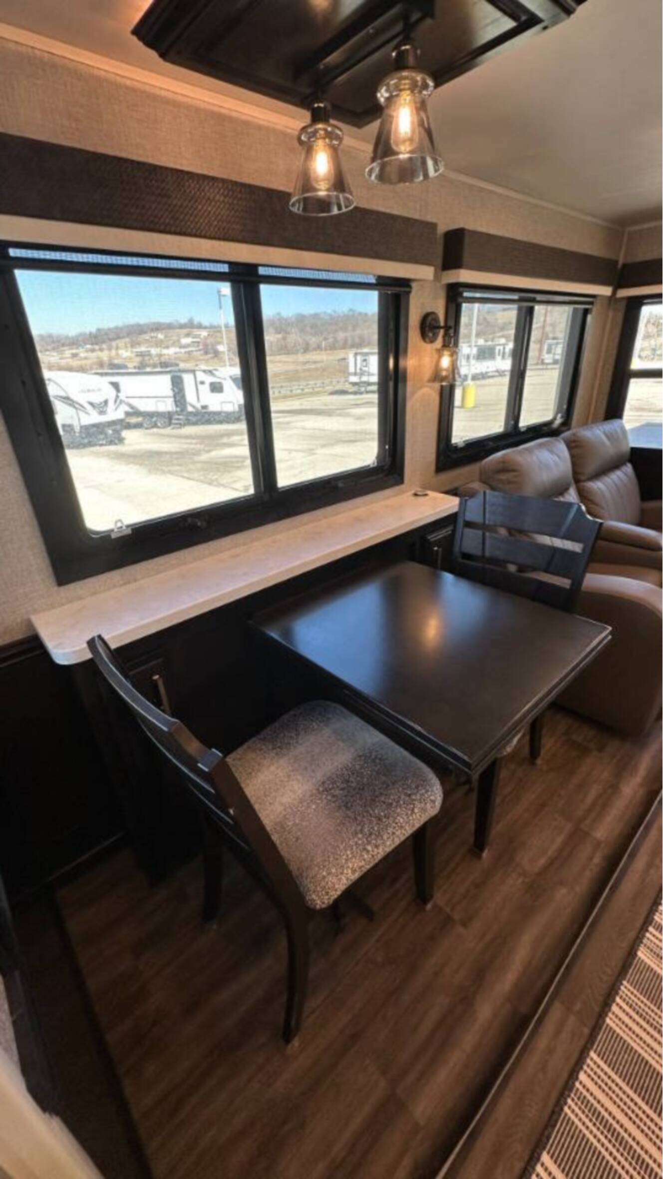 A photo of this 2022 Jayco Pinnacle 36SSWS