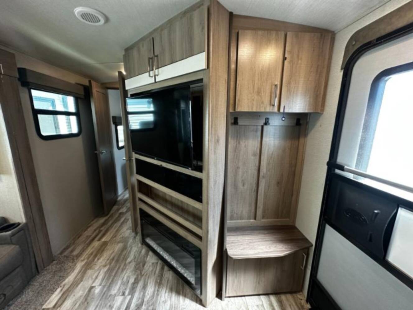 A photo of this 2022 Grand Design Imagine 3250BH