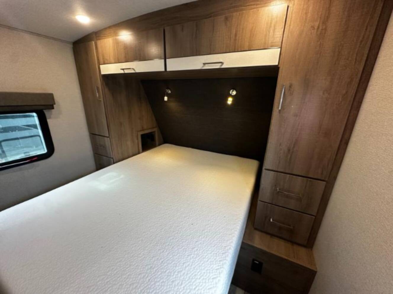 A photo of this 2022 Grand Design Imagine 3250BH