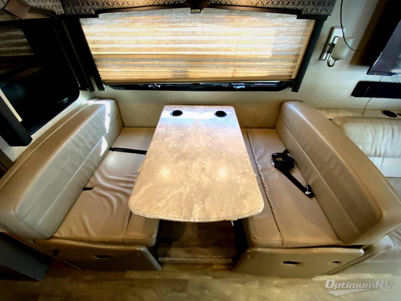 A photo of this 2021 Thor Hurricane 34R