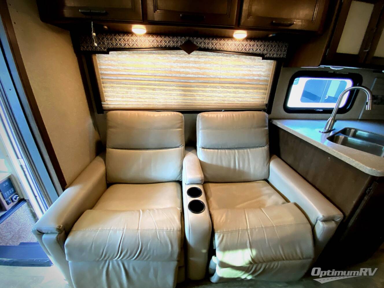 A photo of this 2021 Thor Hurricane 34R