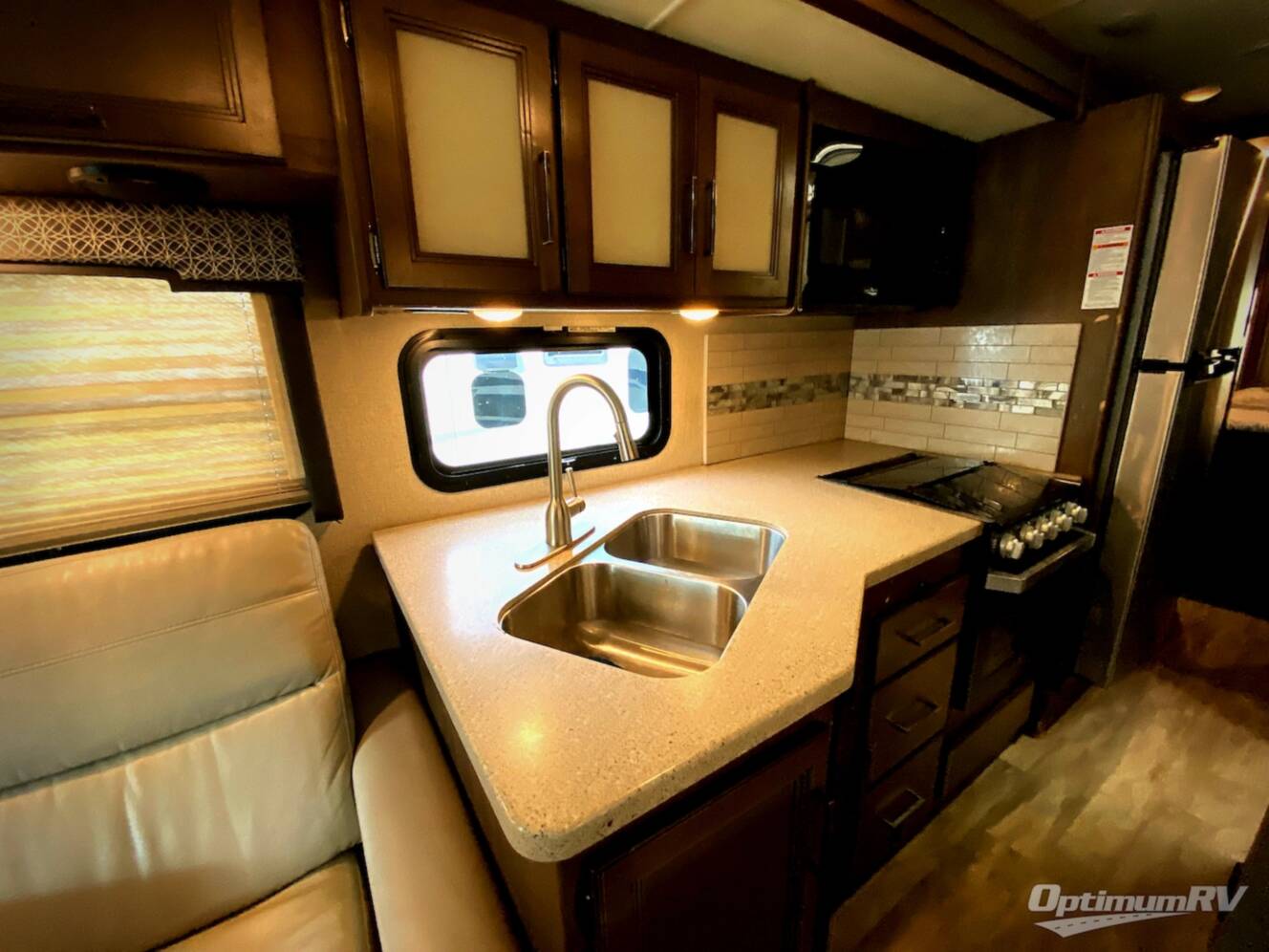 A photo of this 2021 Thor Hurricane 34R