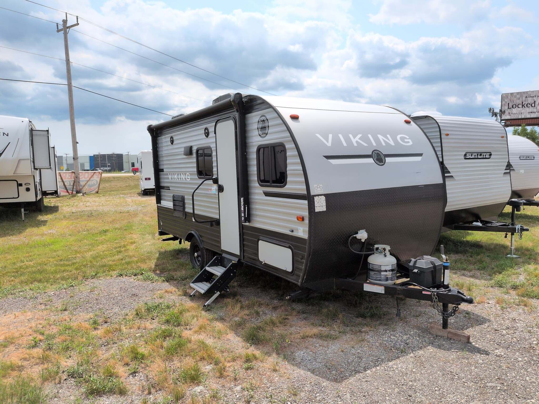 2021 Coachmen Viking 17BH in sturtevant WI