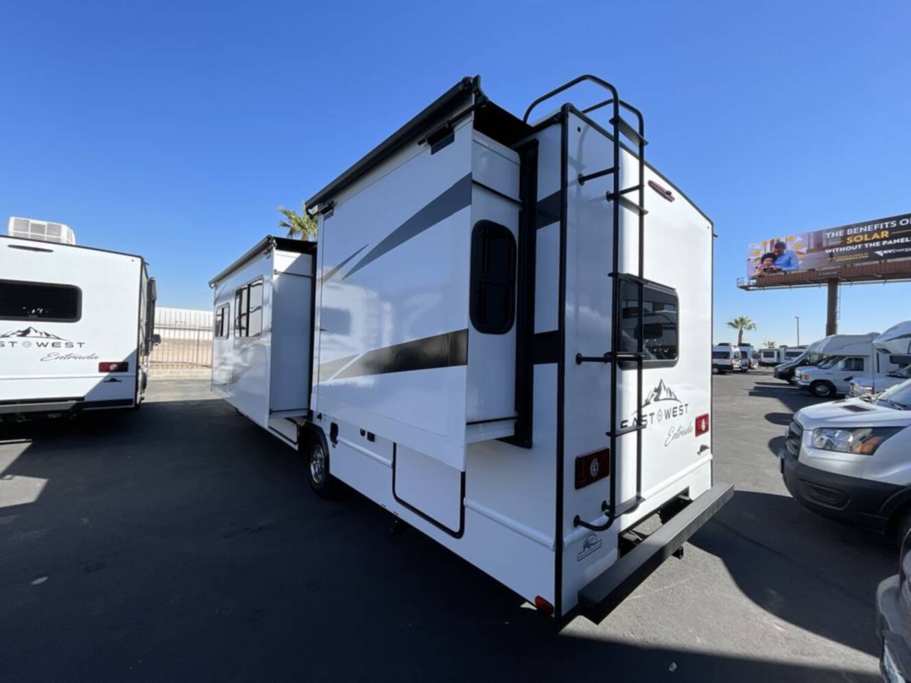 A photo of this 2027 East To West Entrada 2950OK