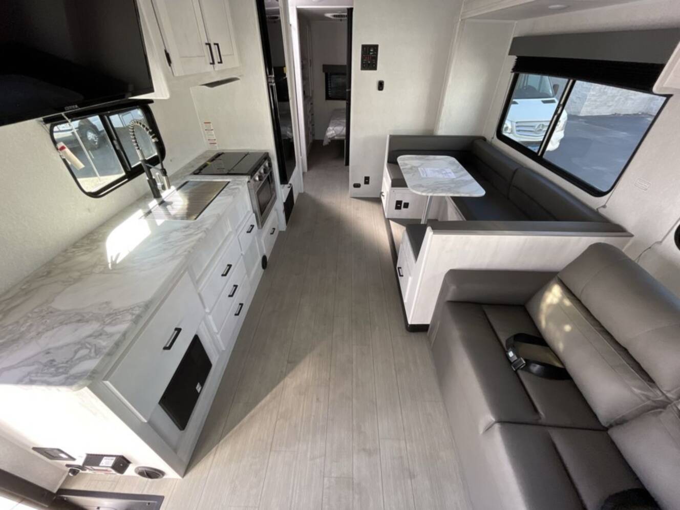 A photo of this 2027 East To West Entrada 2950OK