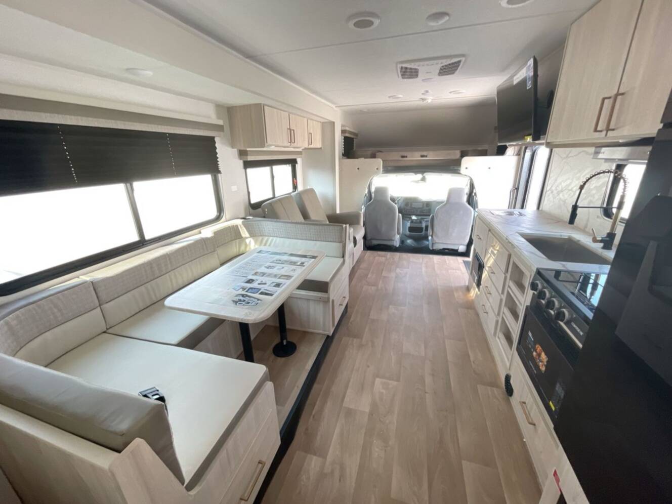 A photo of this 2027 East To West Entrada 2950OK