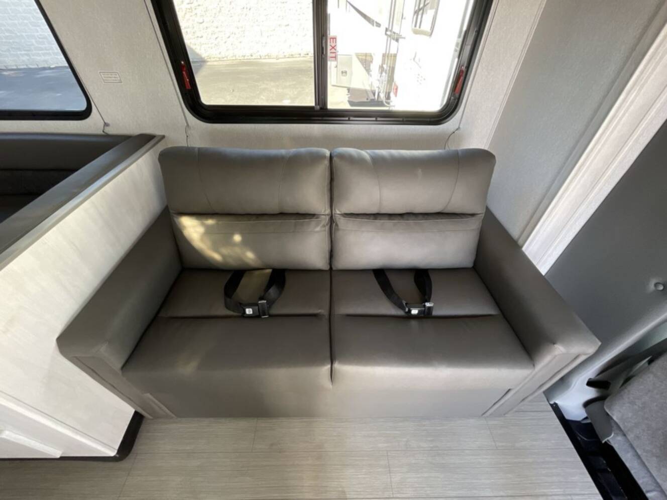 A photo of this 2027 East To West Entrada 2950OK